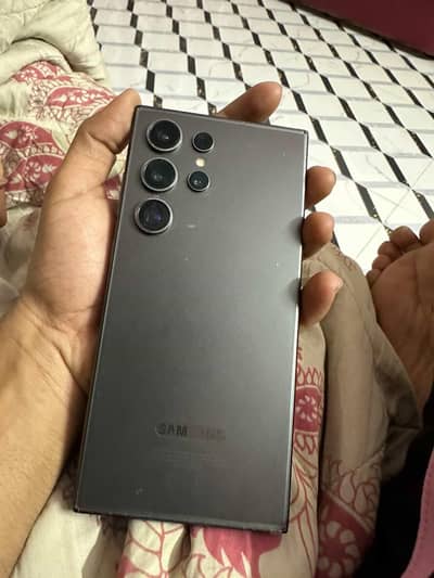 s24 ultra natural titanium with box non pta only 4 month use