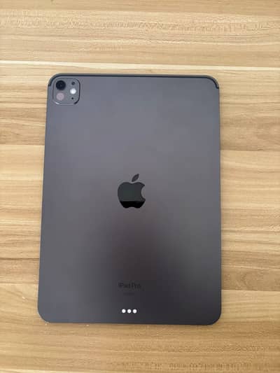 iPad pro m4 Chip 5th generation 256gb 13 inches I pad