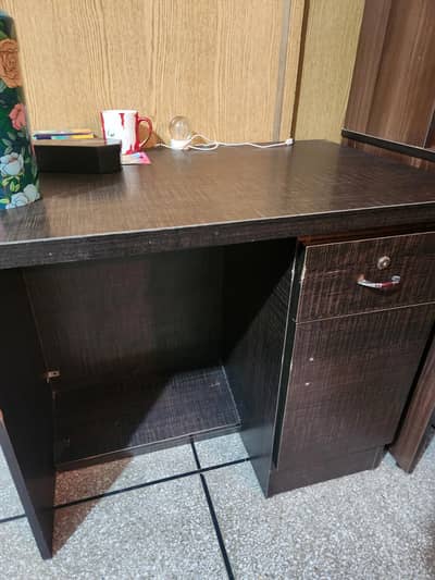 office counter table