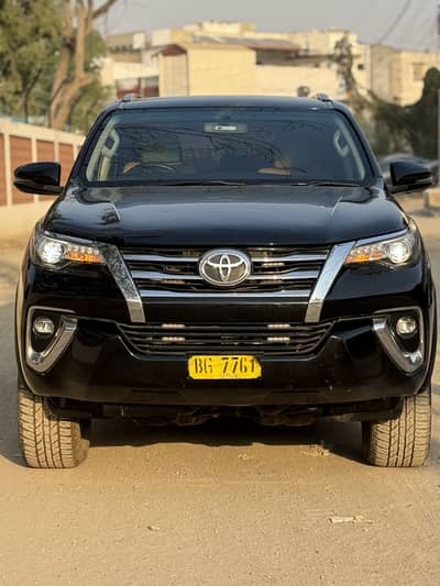 mOST URGENT SALE Toyota fortuner e4 sigma B2B b\T REVO COROLLA PRADO