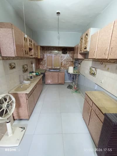 WELL MAINTAINED 3 BED D/D FLAT FOR RENT IN BLOCK 17, GULSHAN E IQBAL