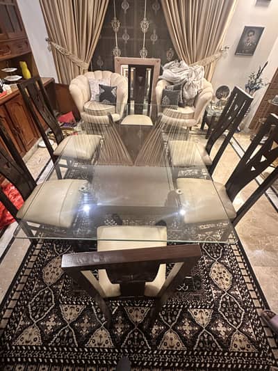 Dinning table and chairs 10/10