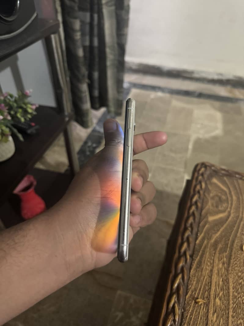 IPHONE X 4