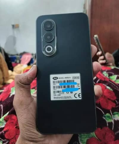 itel s25 6+128 11 Month Sy upar hai  wrnty