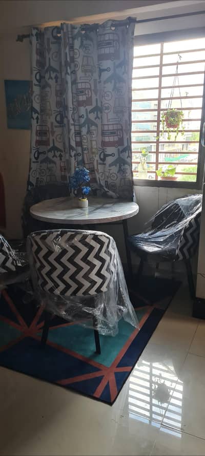 dinning table with chairs