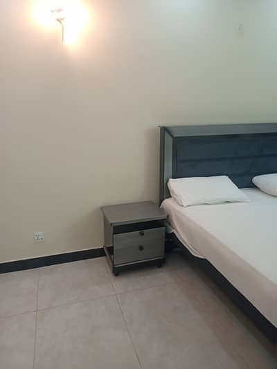 Modal TWON LINK ROAD 1 KANAL LOWER PORTION 2 BAD TAIL FLORING FOR RENT