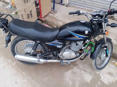Suzuki GS 150 2016