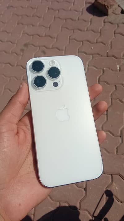 Selling my phone iphone 16 pr Non pta factory unlock full sim time