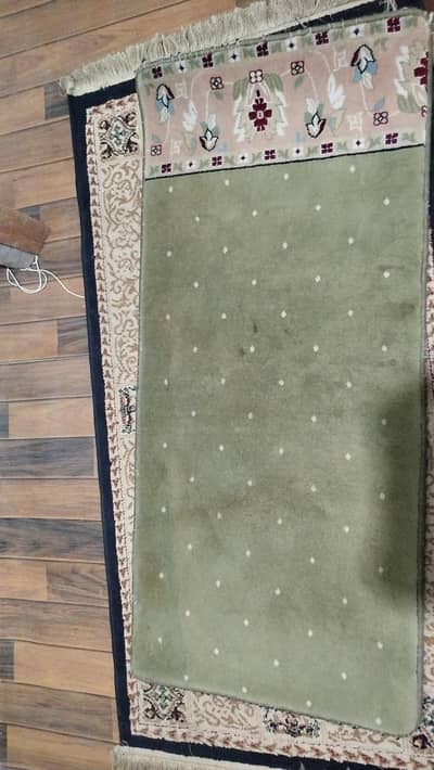 5 rugs available different colour and sizes