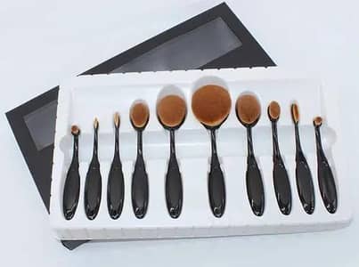 oval makeup brushes
