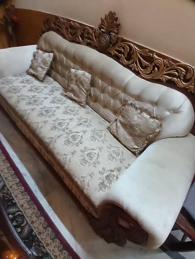 i want to sell my excellent sofa set