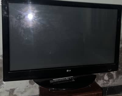 LG LCD 55 inches - with remote -no fault