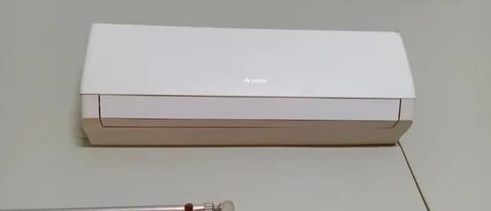 Gree 1.5 ton inverter heat and cool in genuine condition