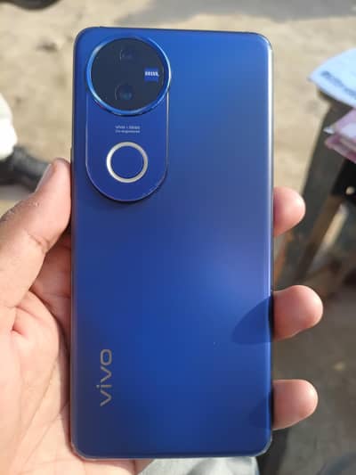 VIVO V50