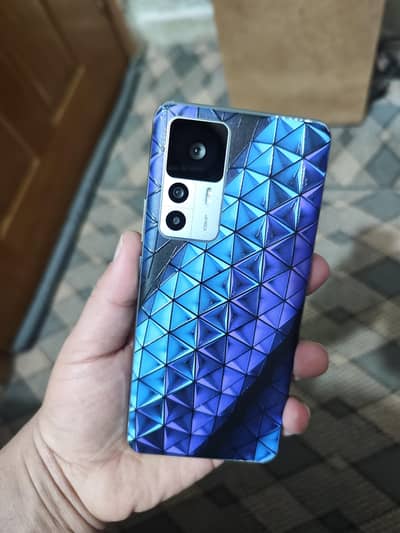 Xiaomi 12T - 8GB-256GB - only Back Crack - Sim time remaining