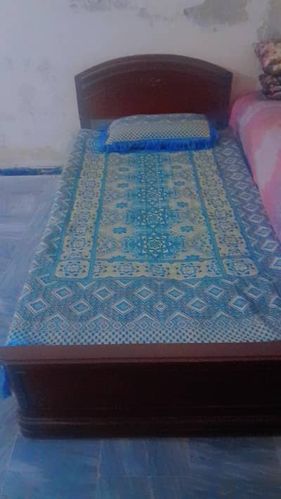 2 single beds with Mettress 2 side tables