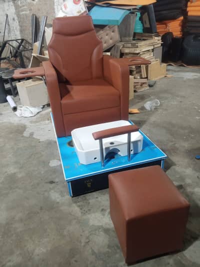 Barber chair/Cutting chair/ Shampoo unit/Trolly/Saloon Furniture.