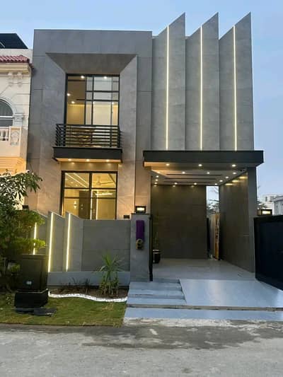 5 Marla Luxury House is Available for Rent in Bahria Town Lahore