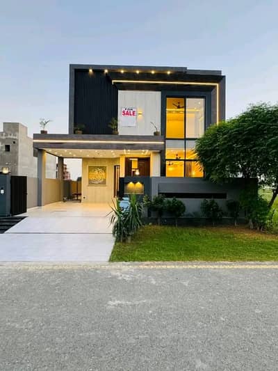 10 Marla Luxury Upper Potrion is Available for Rent in Bahria Town Lahore