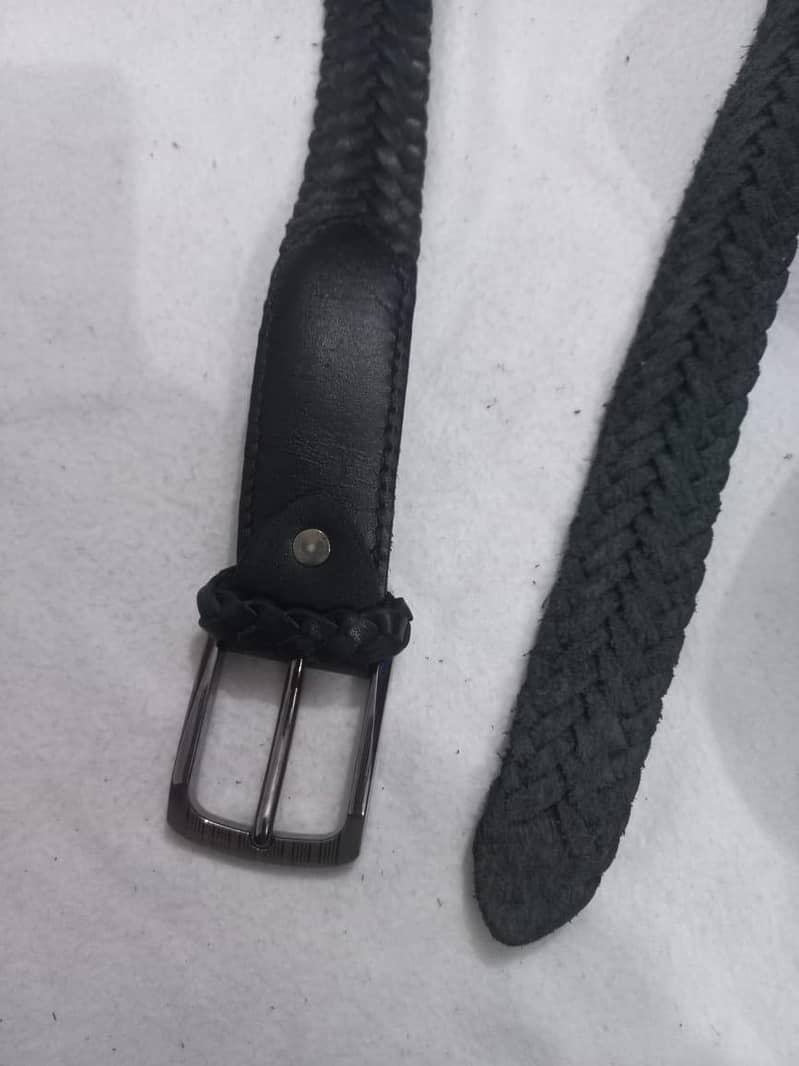 بیلٹ اس پائیدار مواد سے بنی  ہے، جس میں ونٹیج بوہیمین ہینڈ. ڈیزائن ہے 7