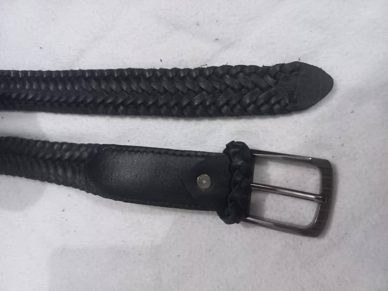 بیلٹ اس پائیدار مواد سے بنی  ہے، جس میں ونٹیج بوہیمین ہینڈ. ڈیزائن ہے 9