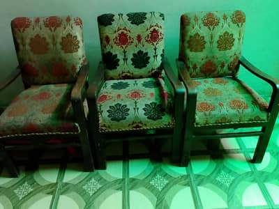 4 seating chairs @ 3000 each