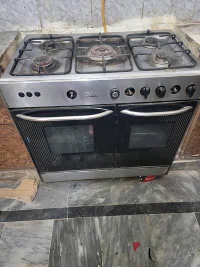 5 stove with oven all working