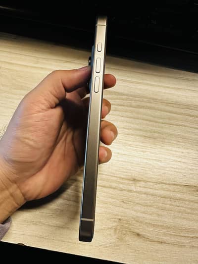 Apple i phone 16 pro max 10/10