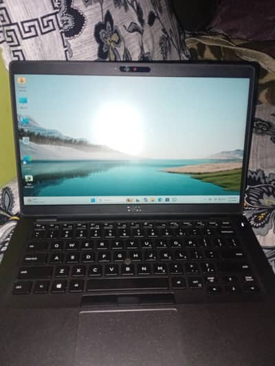 Sel Dell Latitude 5400 – Core i5 8th Gen Touch screen