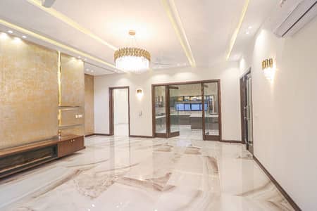 10 MARLA BRAND NEW DESIGNER BUNGALOW FOR SALE