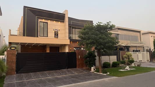 1 KANAL BRAND NEW ULTRA MODERN BUNGALOW FOR SALE