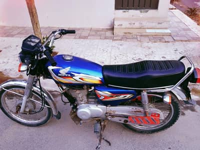 urgent sale ۔neat and clean bike excellent condition