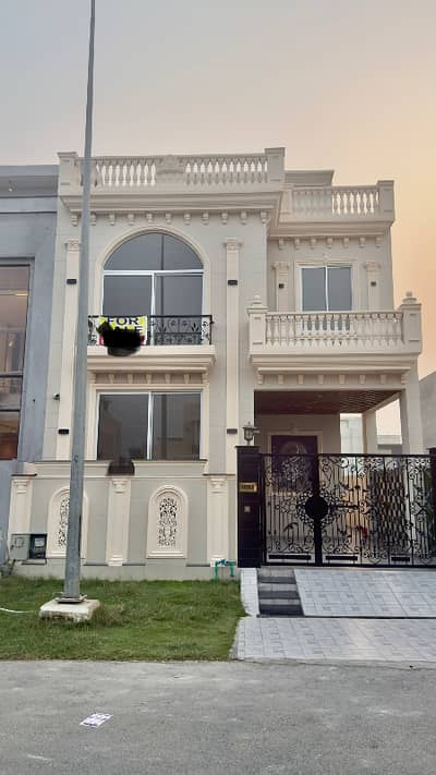 Facing Green Belt 5 Marla Classic Design House For Sale direct approach