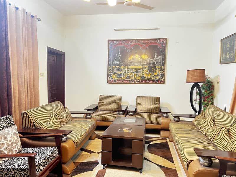 Centre Table with two side table 0