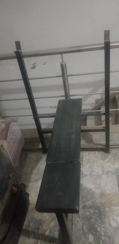 Adjustable bench with 2 rods