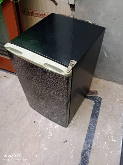 dawlance frig urjent sale