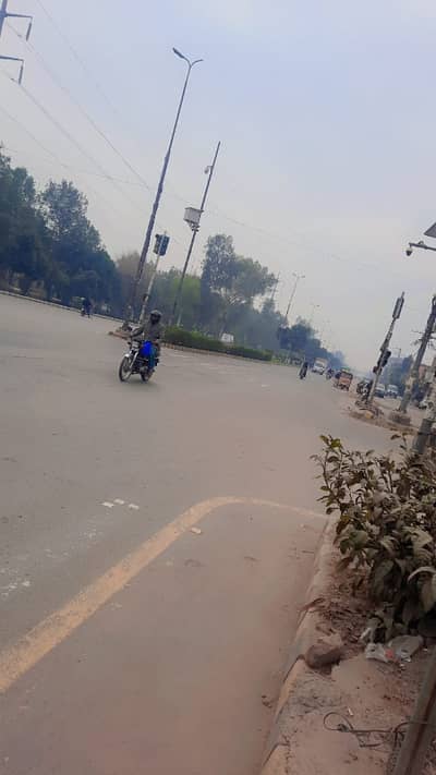 5 KANAL FOCTORY BUIDING FOR SALE IN MIAN MADR E MILLAT ROAD QUAID E AZAM INDUSTRIAL ESTATE