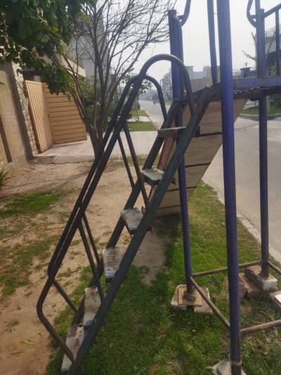 Brand new long slide for sale, used very little, strong material,auge