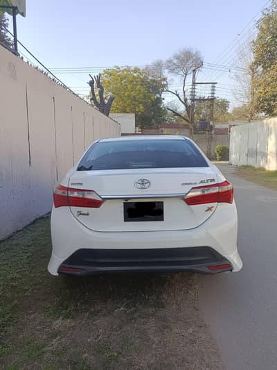 Toyota Corolla grandi 1.8    03043921122