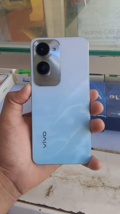 vivo y18.4gb rame 128 10.10 8 munth warnty