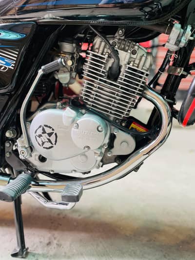 Suzuki GS 150 2025