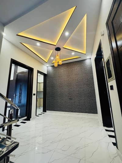 5 Marla Beautiful Upper Portion For Rent