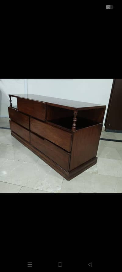 chest of drawers/TV trolly good condition vip looking 03016726762 wtsp