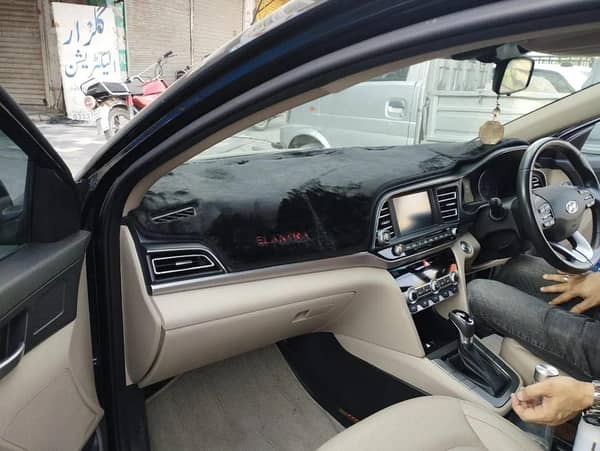 Hyundai Elantra Dashboard Carpet Cover Mat – Velvet Fur, Non-Slip, Black