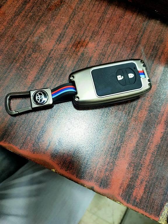 Toyota Prius 2009–2015 Metal Key Cover with Key Chain (Premium Imported Quality)