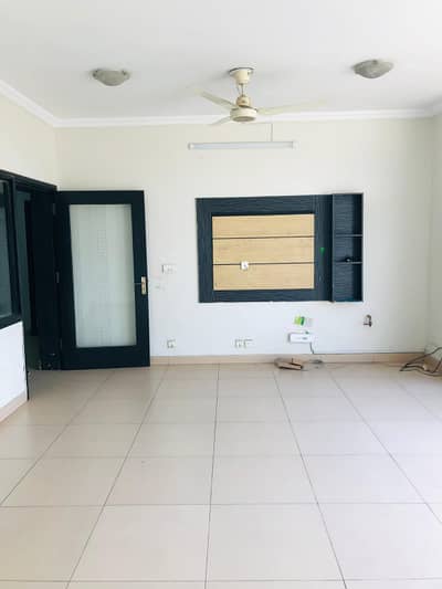 Central Block Kanal Villa