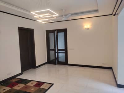 F-8 Full House 6 Bedroom Available For Rent