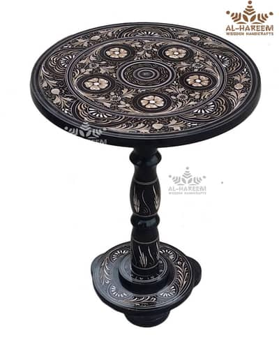 One Rod Coffee Table with Etching Art Design