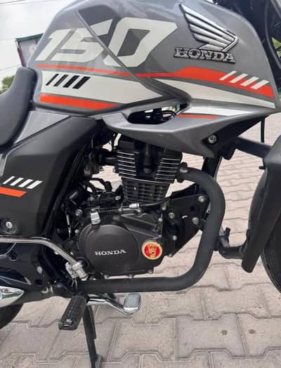 CB 150F New condition 10/10 Urgent Sale