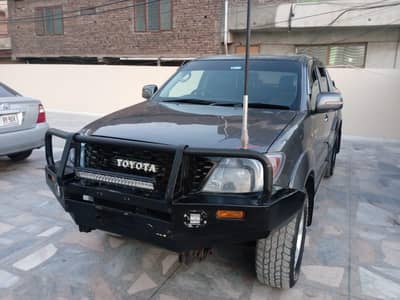 Toyota Vigo champ 2011 in excellent condition